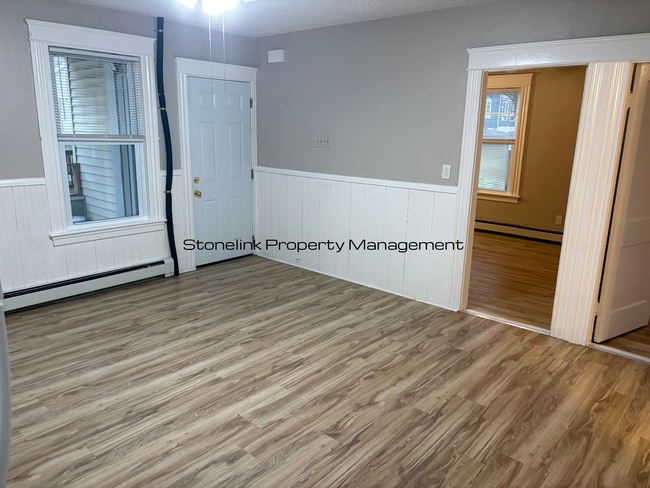 Photo - 161 Farm St Unit 1