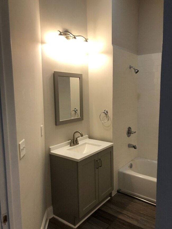 Building Photo - 132 S Beaver St Unit Apt. 2