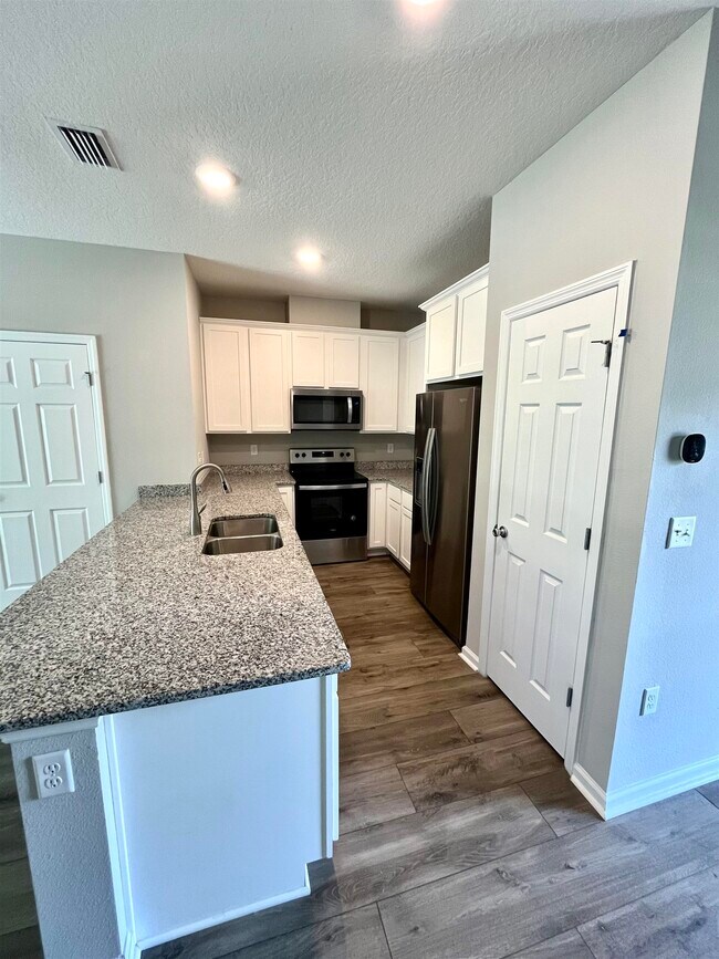 Photo - 150 Silver Fern Dr