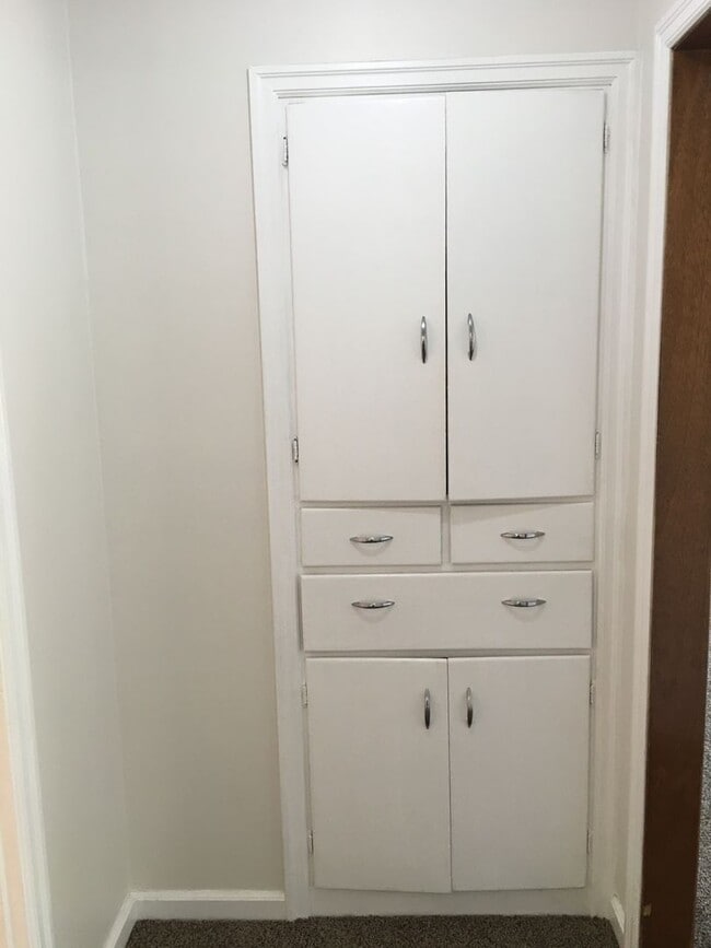 Photo - Adorable2 bedroom SE Portland home with 1/2 acre large backyard.