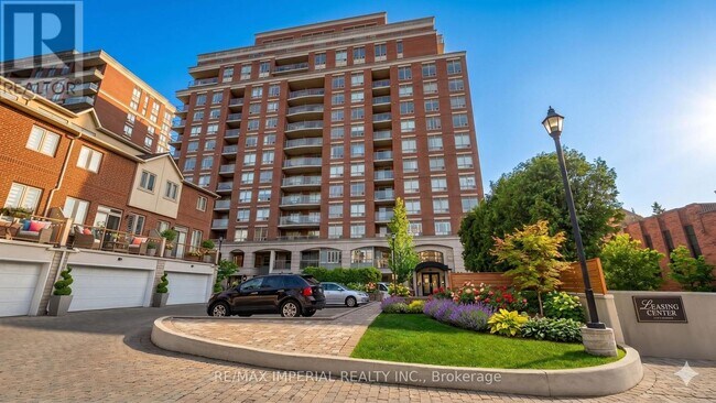 Photo - 2 Clairtrell Rd Unit RG1