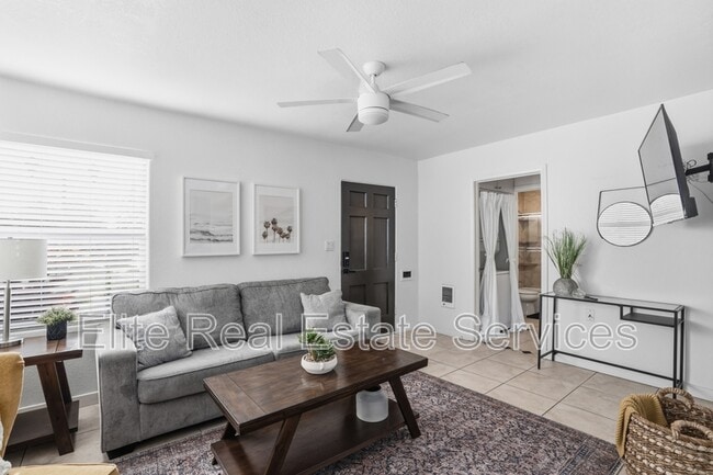 Photo - 2606 Juan St