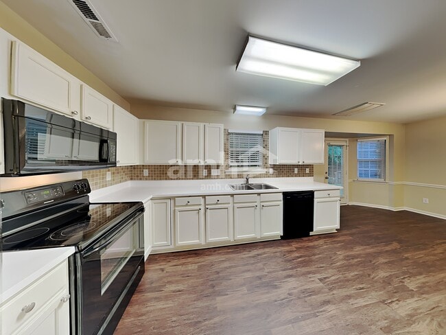 Photo - 6017 Spanish Moss Ln