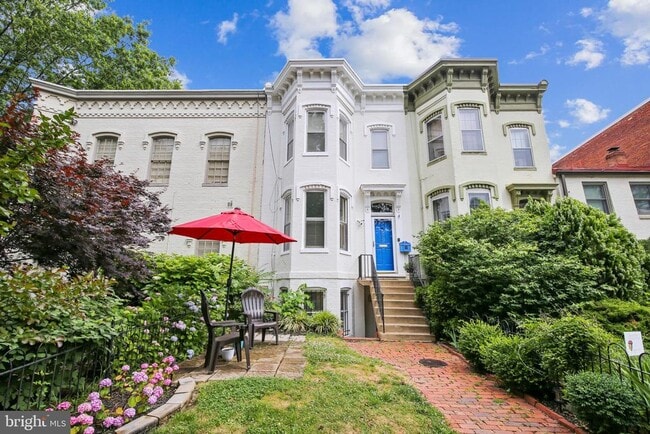 Photo - 302 Maryland Ave NE Townhome