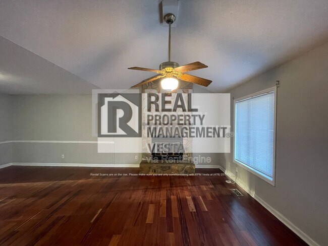 Photo - 307 Fox Tail Dr