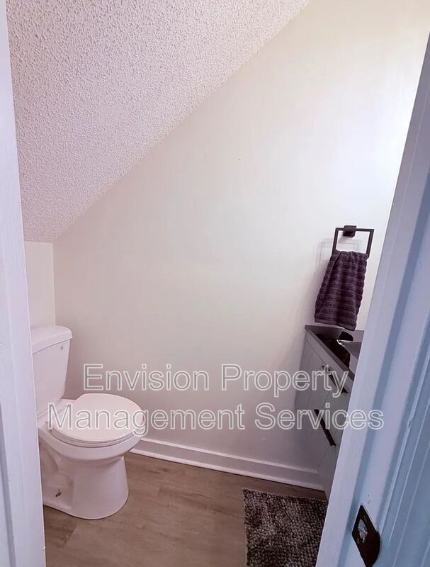702 Redland Dr