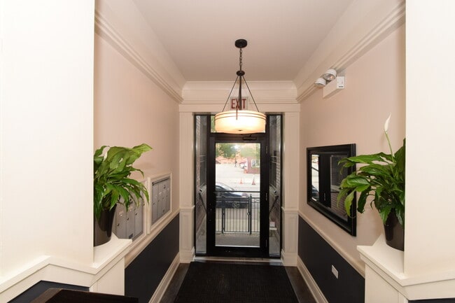 Photo - 2848 N Sheffield Ave Unit 2N