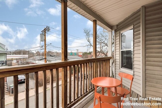 Photo - 25 Kensington Ave Unit 2