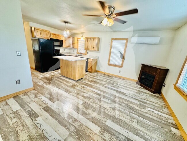 Photo - 721 E Ash St