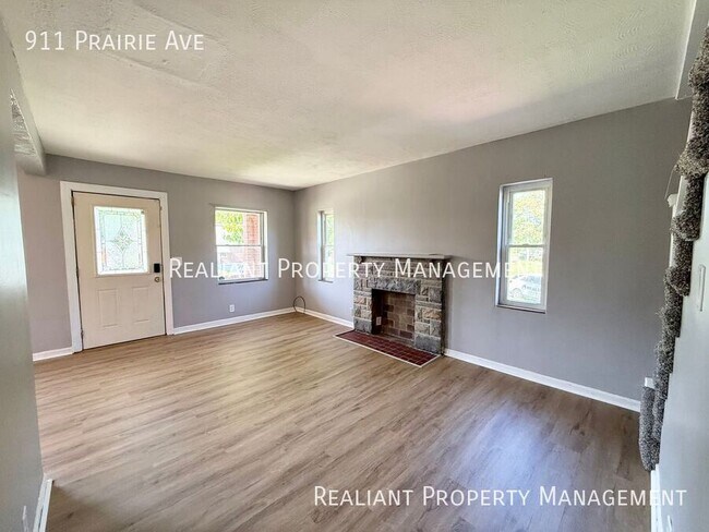 Photo - 911 Prairie Ave