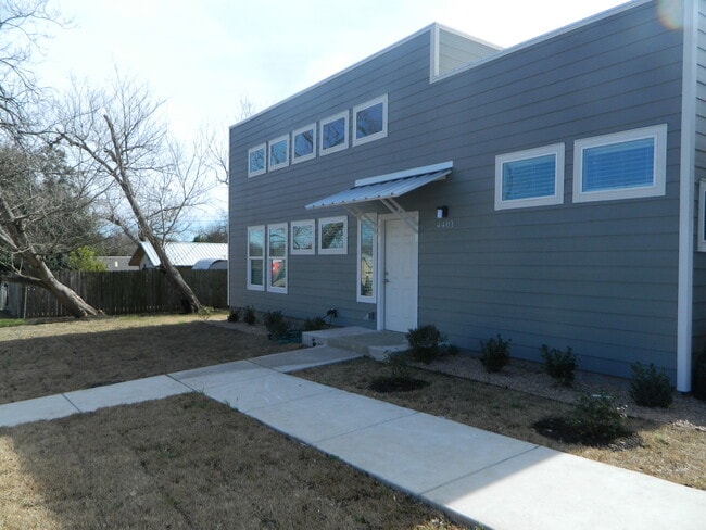 Building Photo - 4401 Hank Ave Unit B