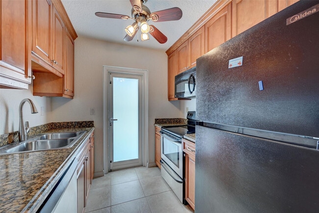 Photo - 2020 NE 56th St Unit 204