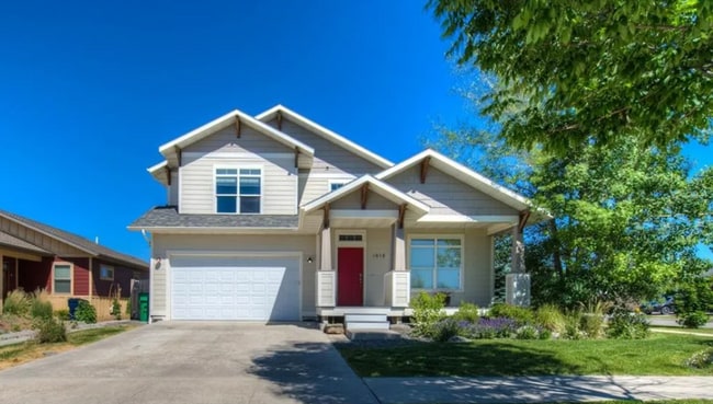 Charming 5-Bedroom Family Home - Charming 5-Bedroom Family Home