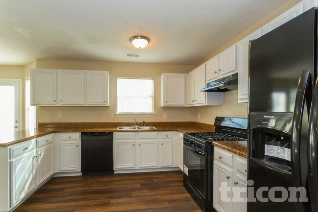 85 Adelaide Dr