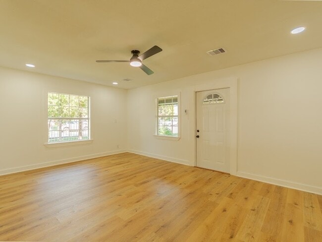 Photo - 6802 Eastwood St