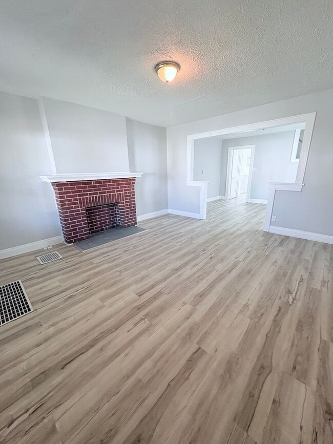 Photo - 1029-1031_E 17TH Unit 1029