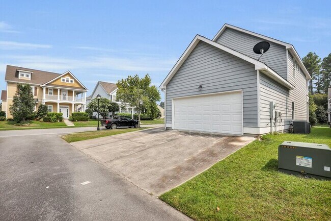 Photo - 3 Bedroom 3 Bathroom in Hinesville