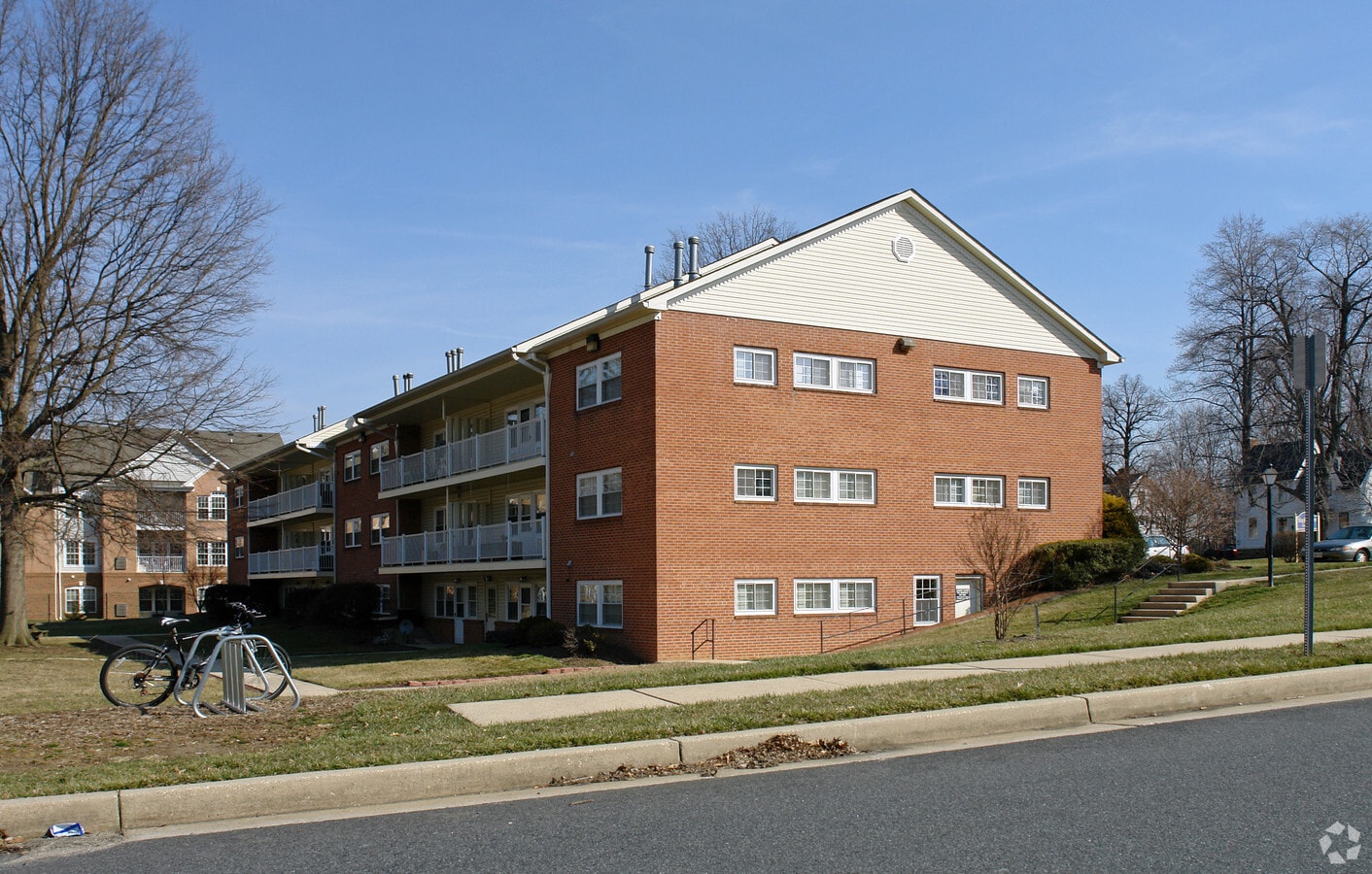 Maple View Apartments - Maple View Apartments