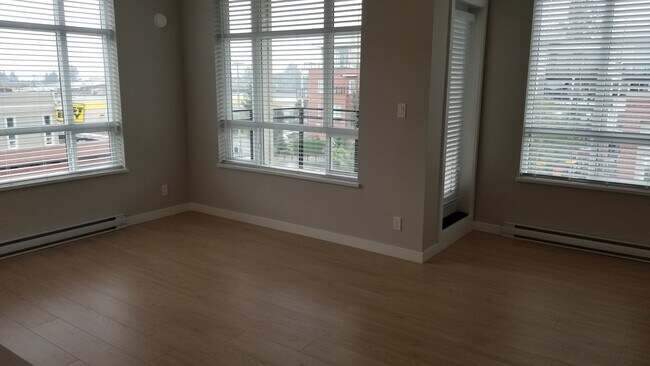 Photo - 20211-20266 66 Ave