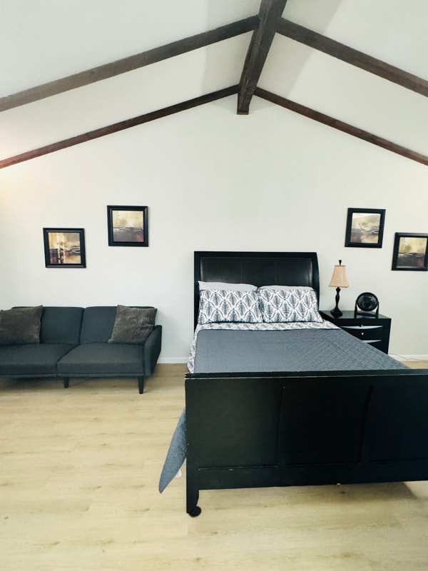 Photo - 8339 Thorncliff Dr