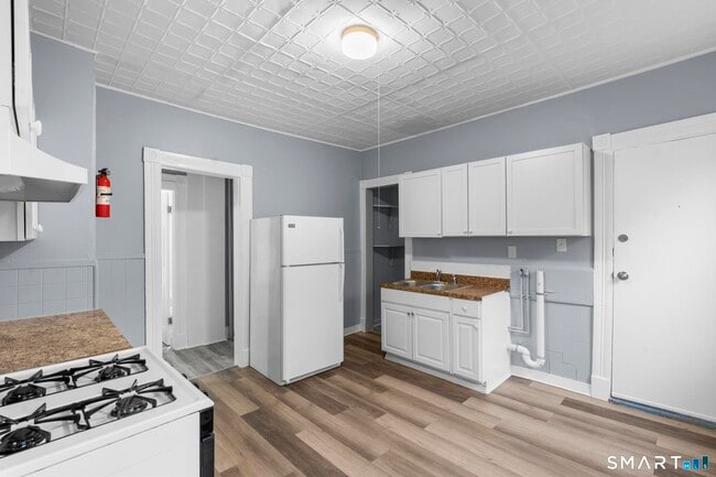 Photo - 16 Plaza Ave Unit 1