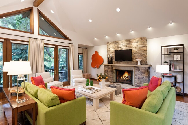 Photo - 207 N 2nd St