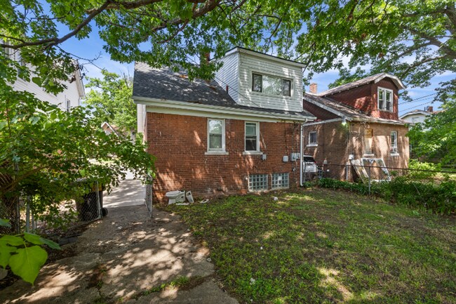 Photo - Brick 4 bedroom