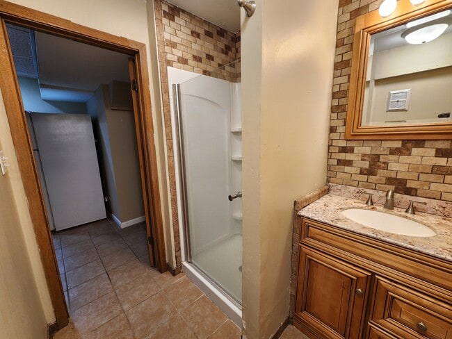 Photo - 604 W Seerley Blvd