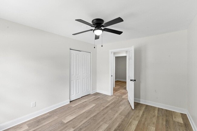 Photo - 547 Horry St NE