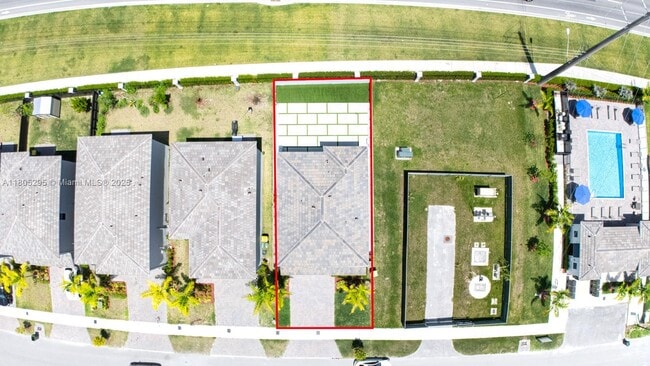 Photo - 715 SE 17th Ave