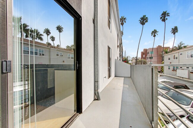Photo - 117 Pacific St. in Sant Monica - 1 block t...
