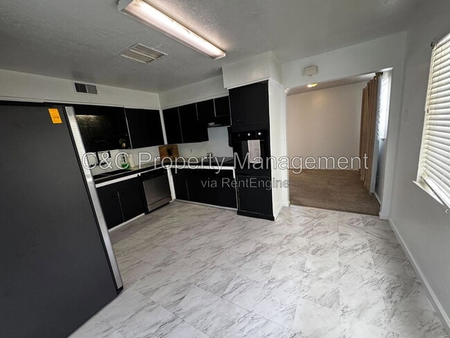 Photo - 3513 Clayburn Rd