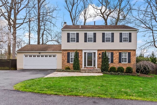 Photo - 5 bd/3.5 bath sprawling home on quiet West Falls Church cul-de-sac.
