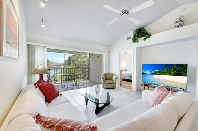 Photo - Furnished 2BR + Den Condo in Sapphire Lake... Unidad 2