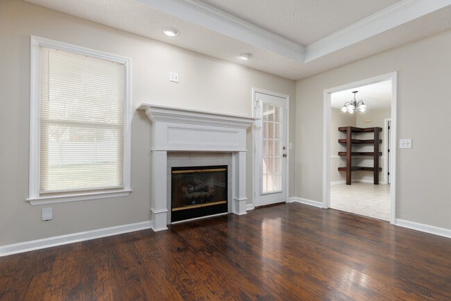 Photo - 102 Bordeaux Ln