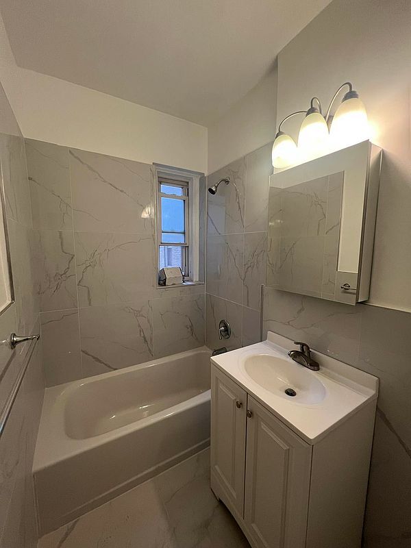 Photo - 3810 Greystone Ave