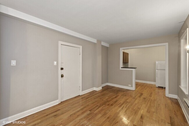 Photo - 1347 N Dearborn
