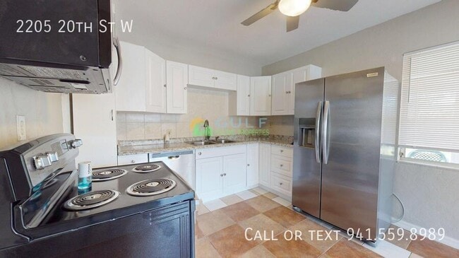 Photo - 2205 20th St W