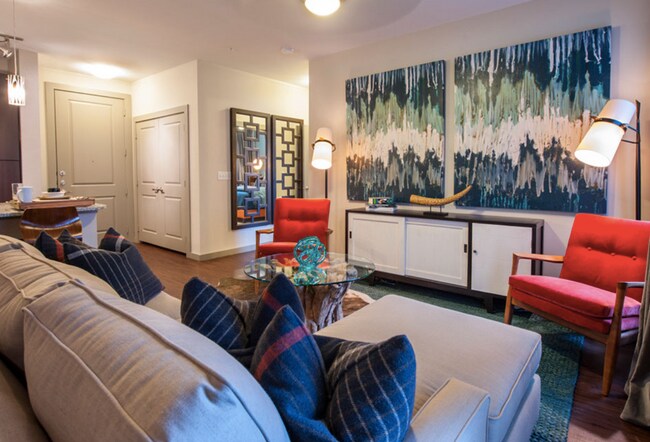 Photo - 502 S Post Oak Ln Unidad 921.51