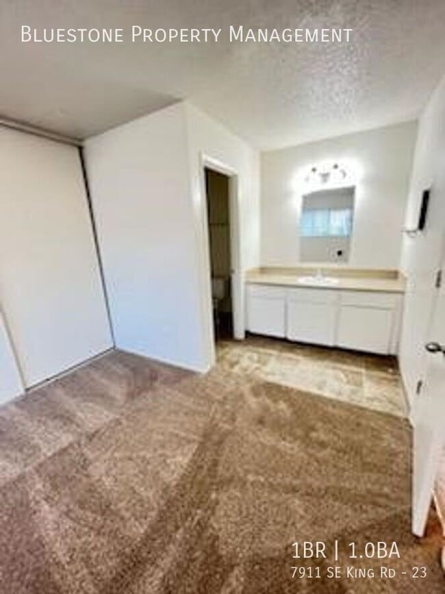 Photo - 7911 SE King Rd Unidad 23