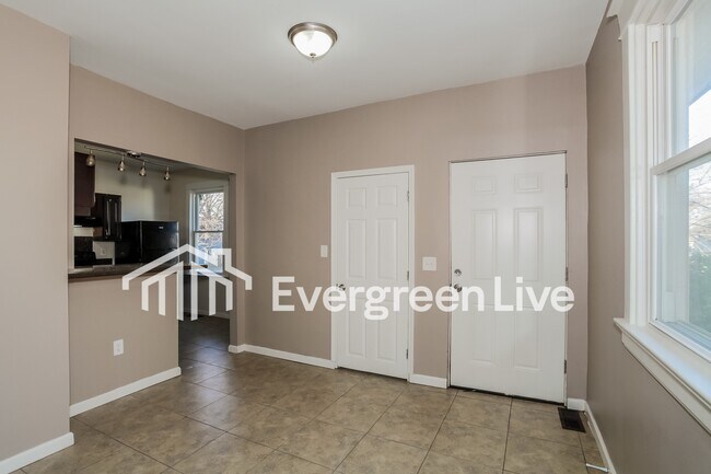 Photo - 1812 Emerson Ave