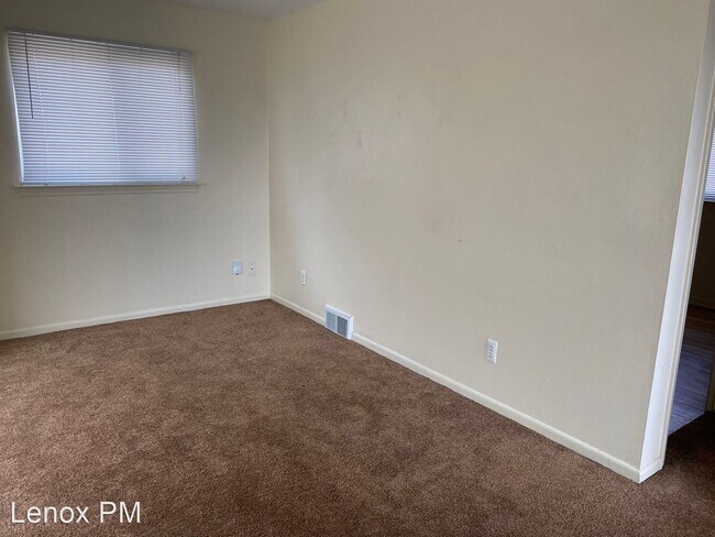 Photo - 1 br, 1 bath House - 17489 Allen St