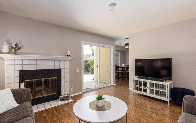 Photo - 4671 Apple Tree Cmn