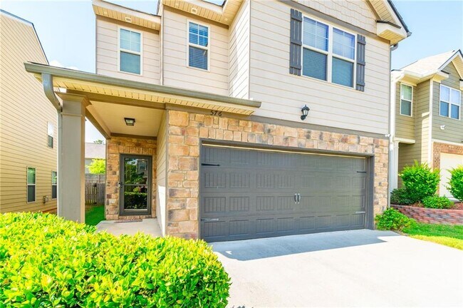 Photo - 576 Dasheill Ln