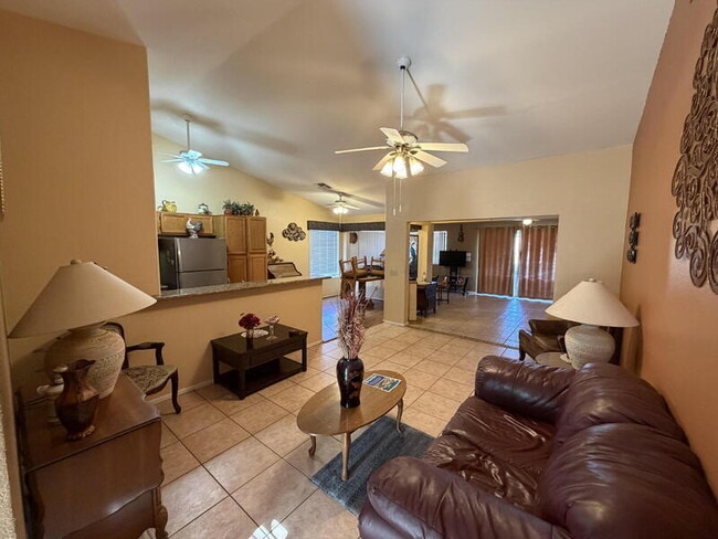 6761 S Oakmont Dr