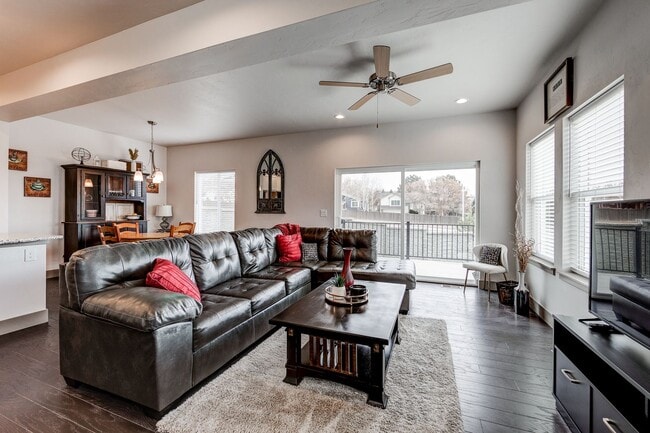 Photo - 2 Bedroom Luxury townhome