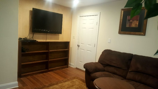 Photo - 3106 Hoffer St Unidad 3106 Rear Upper