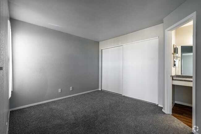 1 BR, 1 BA - 718 SF - Cypress Springs