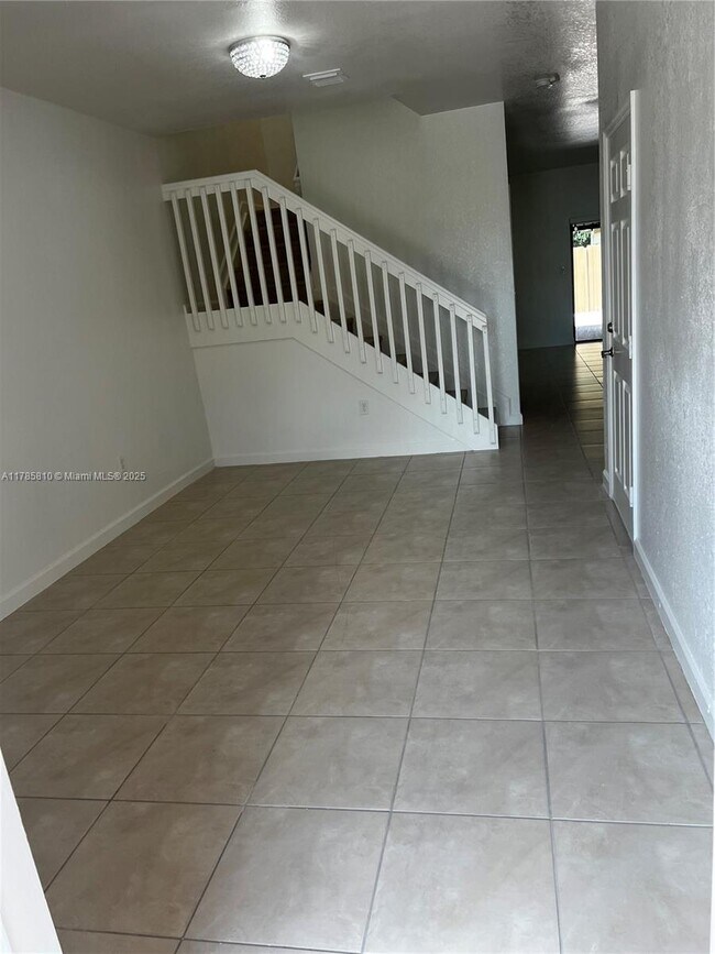 Photo - 152 SE 37th Ter