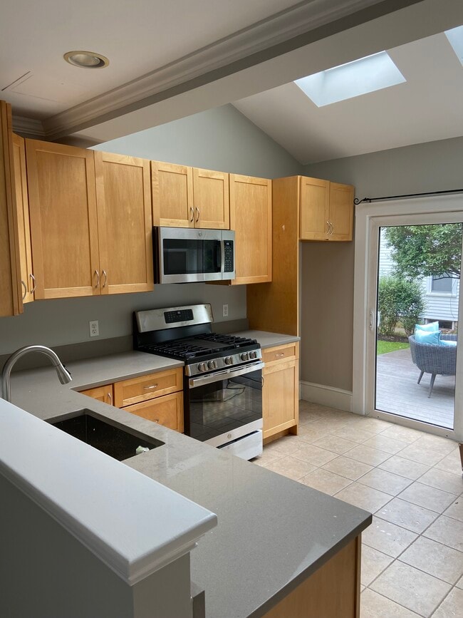 Photo - 110 Monroe St Unit First Floor